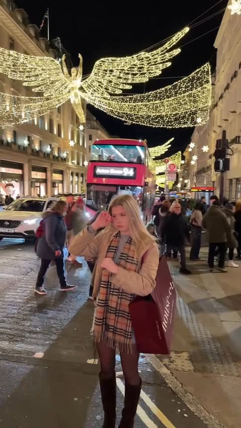 Instagram post by @saskialesterr for Jonak. Caption reads: It was a red light but anyways my boots are from....