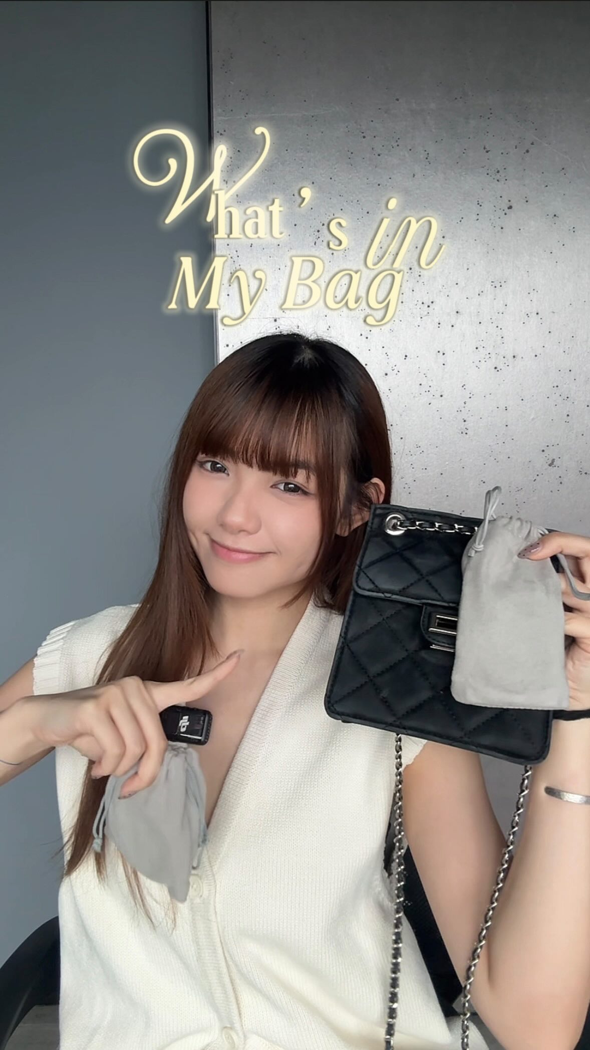 Instagram post by @klytkc for Pinduoduo. Caption reads: Let’s see what’s in my bag👝 暫時係我買過最值得買既野👈🏻....