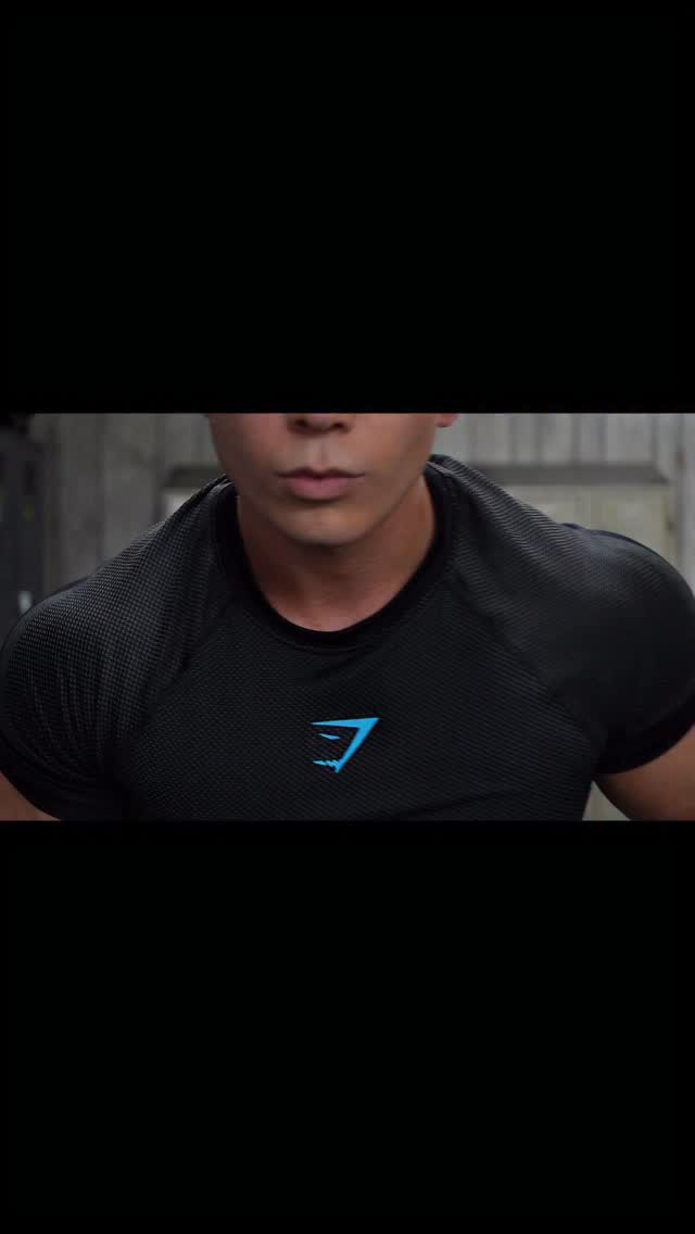 Instagram post by @gunn_aesthetic for Gorilla Mind. Caption reads: Biggest onyx wearer fr 
-
-
@gorillamind code....