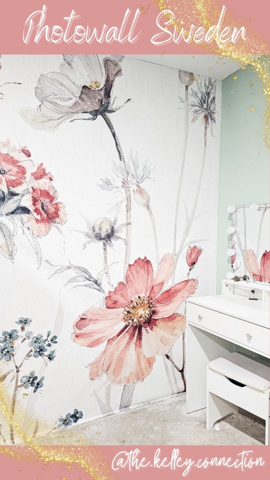 Instagram post by @the.kelley.connection for Photowall. Caption reads: You can use KELLEYCONNECTION25 for a discount on....