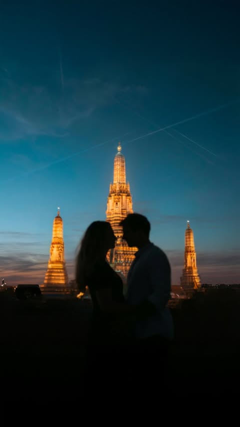 Instagram post by @lesmoonwalkers for Radisson. Caption reads: [...] at every corner.

Home for the night:....