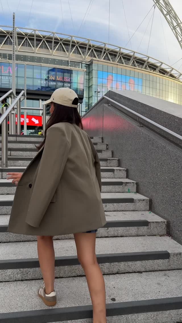 Instagram post by @ayse_clark for Rheal Superfoods. Caption reads: Spend the day with me doing all things that make....