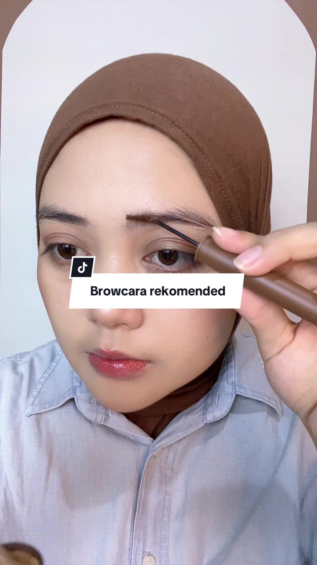 TikTok post by @.haireff_ for Madame Gie Cosmetics. Caption reads: Gak ngeblok lagii 💃🏻 #browcara @Madame Gie....