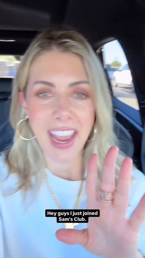 Instagram post by @kellyrizzo for Grüns. Caption reads: I truly can’t live without my @grunsdaily I’ve....