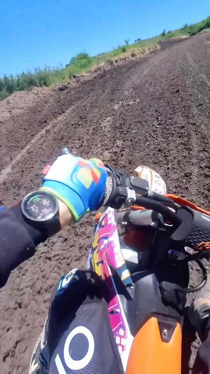 Instagram post by @psyccho33 for 6D Helmets. Caption reads: Whatever it takes.
@onealracing 
@6dhelmets....