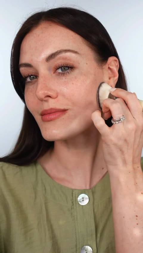 Instagram post by @gemmapeacemakeup for Max Factor. Caption reads: [...] can suit every skin type but this @maxfactor....