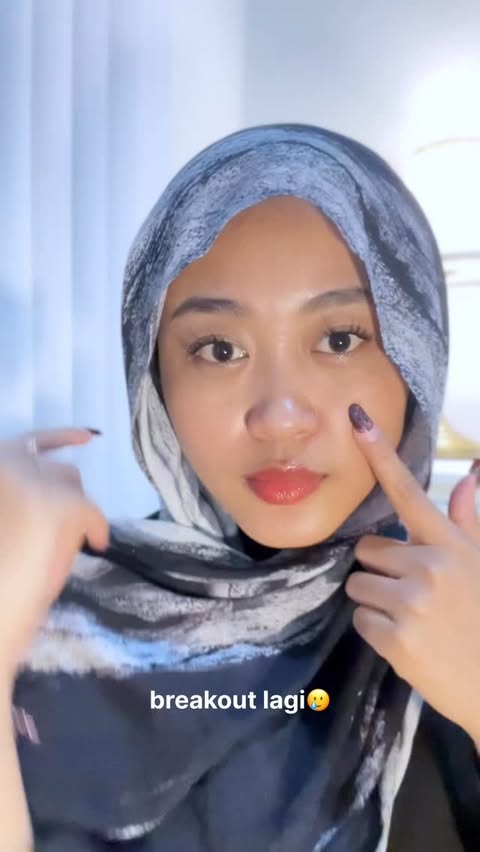 Instagram post by @diantitaniiaa for Diri Care. Caption reads: my skincare routine dry skin & acne apalagi kulit....