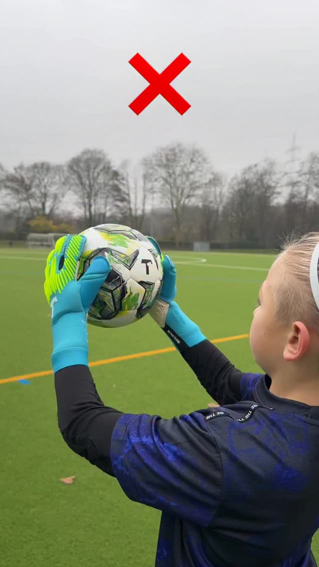 Instagram post by @mats_goalkeeper for T1TAN. Caption reads: 🆁🅸🅶🅷🆃 🅾🆁 🆆🆁🅾🅽🅶? 🧤@t1tan Follow for....