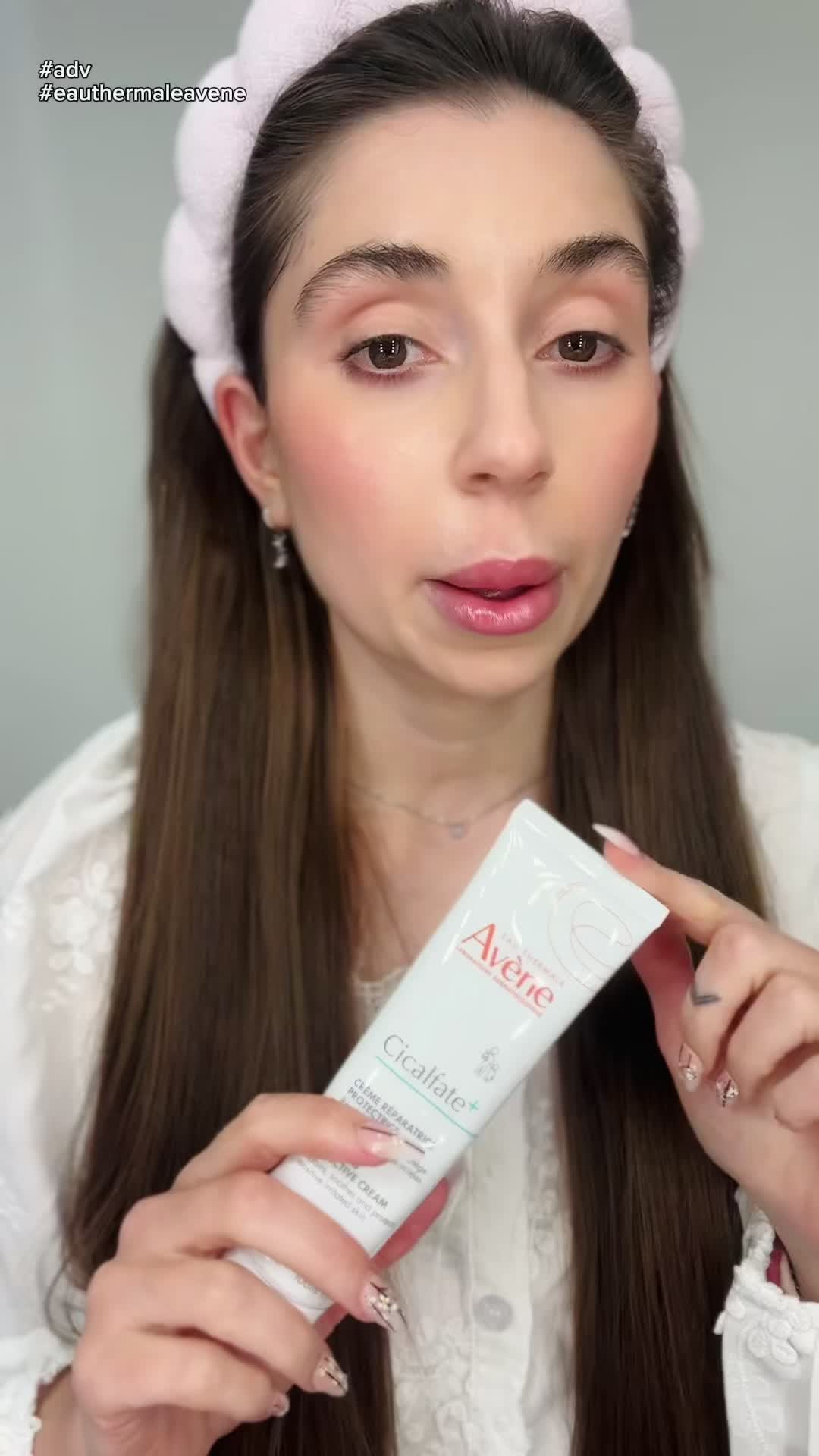 TikTok post by @sophiealicep_skincare for Avène. Caption reads: #adv #eauthermaleavene 1 Crema. 45 indicazioni....