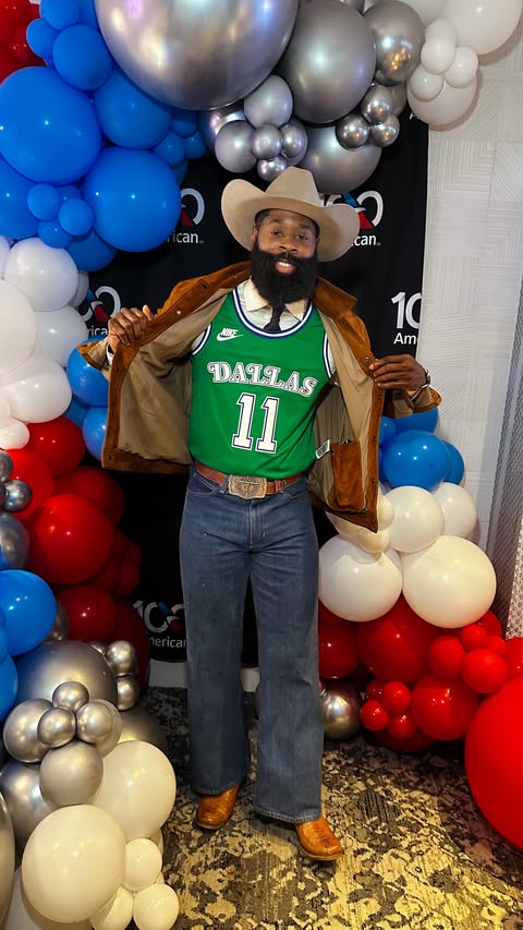 Instagram post by @queyoun for American Airlines. Caption reads: [...] 💳🏀✈️ Mavs vs. Thunder at American Airlines....