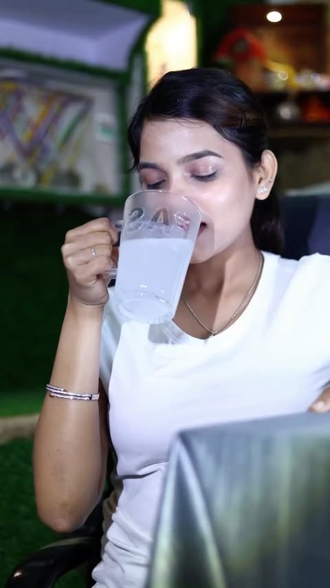 Instagram post by @muskanrana_yoga for Fast and Up. Caption reads: [...] MUS26- code for extra discount on....