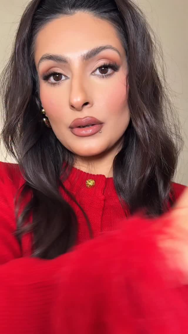 Instagram post by @iqraaqadirkhan for Haniix. Caption reads: [...] that will suit our skin tone.....