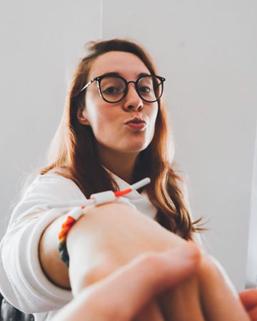 Instagram post by @sarahslifeinphotos for Rastaclat. Caption reads: ⁣"seek the positive" is something rachel and i....