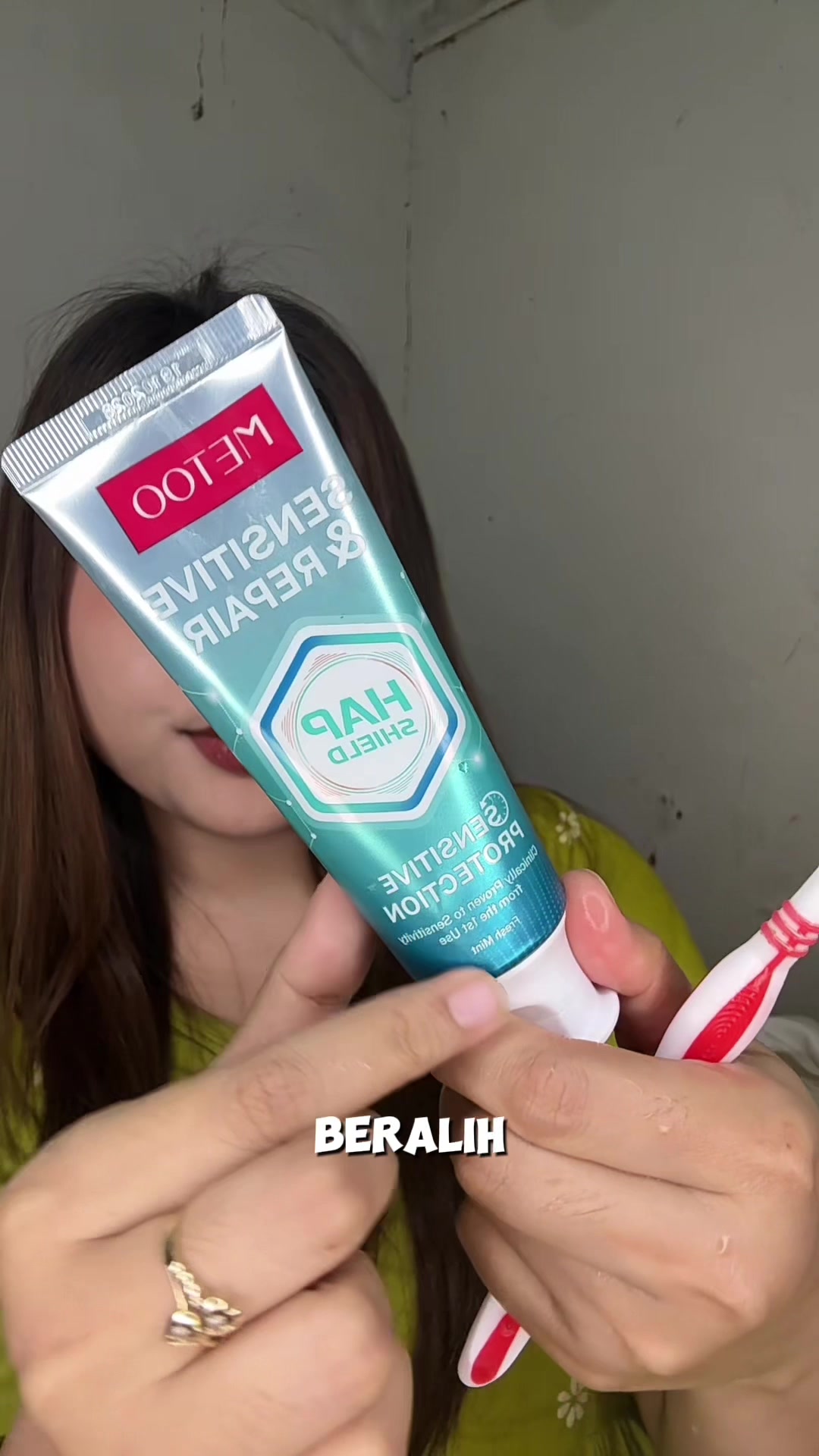 TikTok post by @audehh_2 for Metooo. Caption reads: Akhirnya udah gatakut gigi linu lagi🥹🤏🏻 #hap....