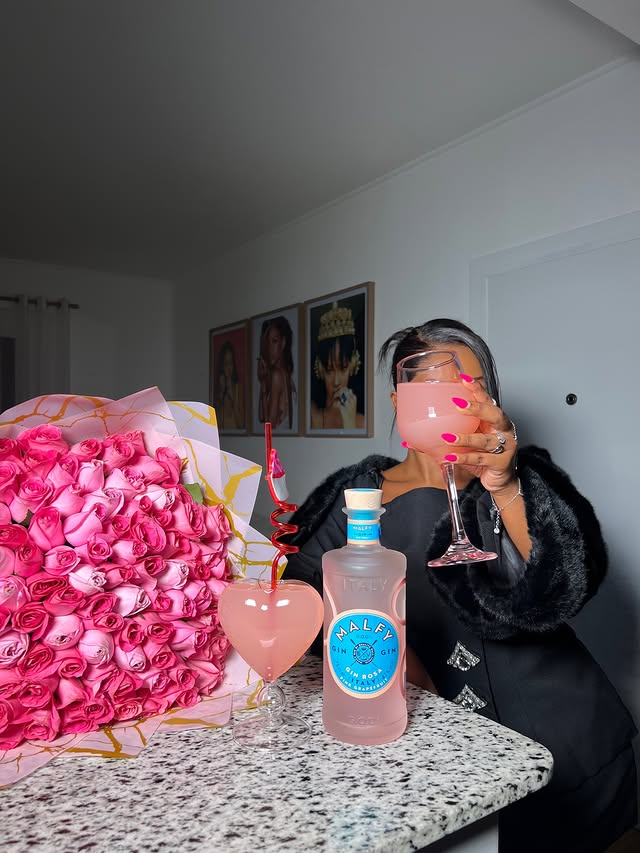 Instagram post by @zarilyn.zonroe for MALFY Gin. Caption reads: more than a single wish , I’m talking every....