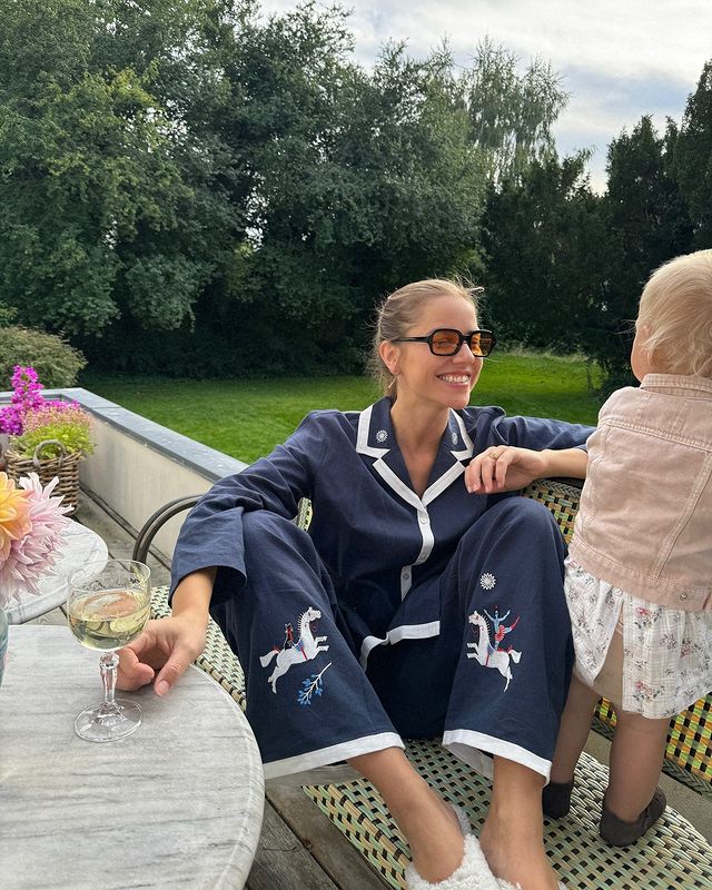 Instagram post by @trinekjaer_ for Sleeper. Caption reads: Life with kids the past week 🤍

Annonce • tags.