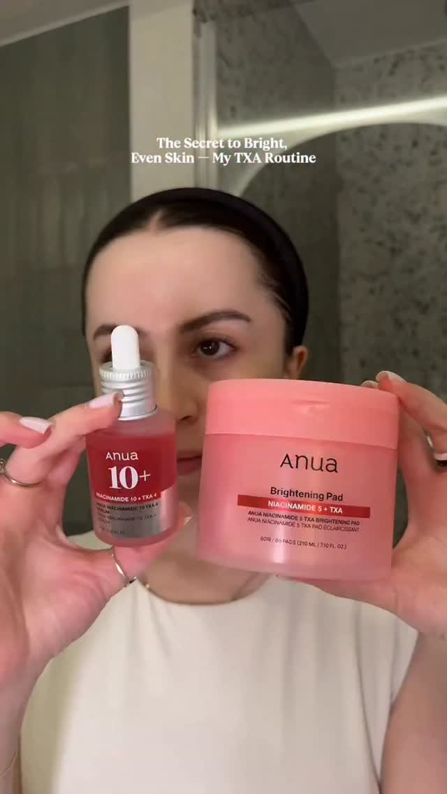 Instagram post by @ella__lens__ugc for OLIVE YOUNG. Caption reads: Dark spots? I've never heard of that before.....