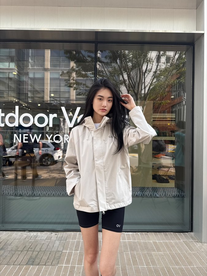 Instagram post by @hansujinz for Outdoor Voices. Caption reads: @outdoorvoices.kr #광고 아웃도어보이스를 드디어 오프라인에서 만나볼 수....