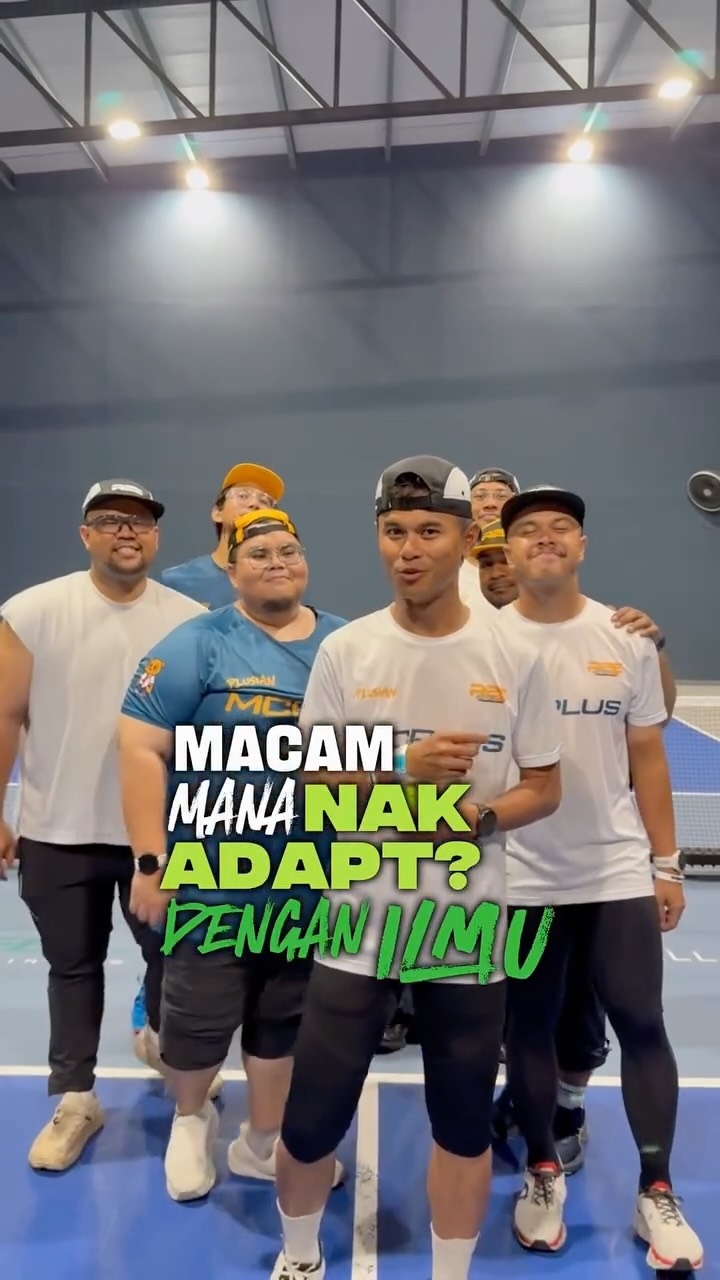 Instagram post by @iqbal.ahyar for MCPLUS. Caption reads: [...] dengan ilmu baru in hand! 😜 #mcplus....