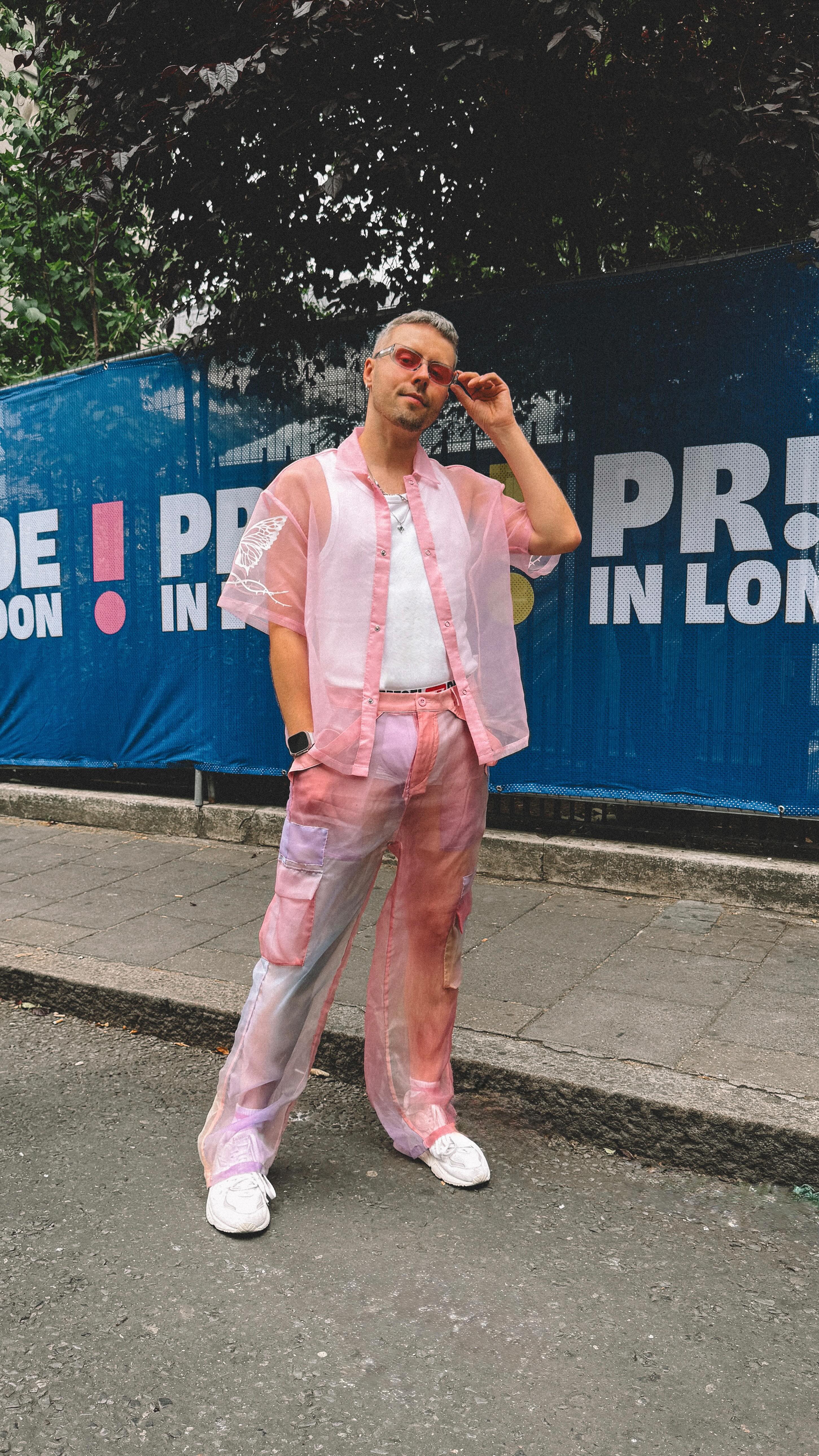 Instagram post by @skirmy for Incerunmen. Caption reads: [...] 🏳️‍⚧️🫶🏻🏳️‍🌈

Shirt + bottom from....