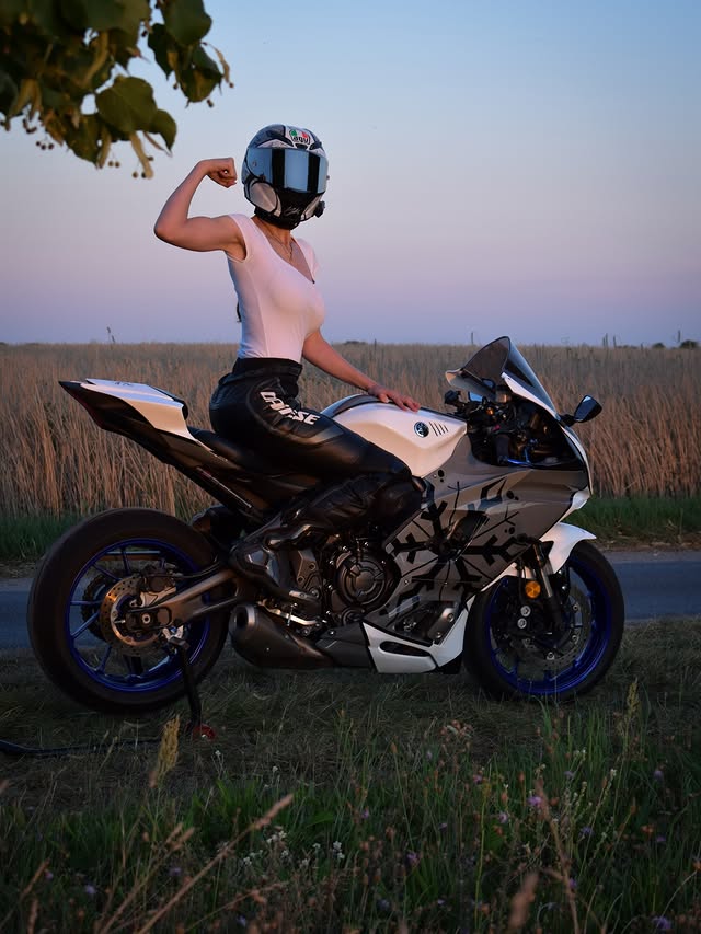 Instagram post by @__dark__rider_ for Monster Fairings. Caption reads: You broke my heart🖤

@officialmonsterfairings....