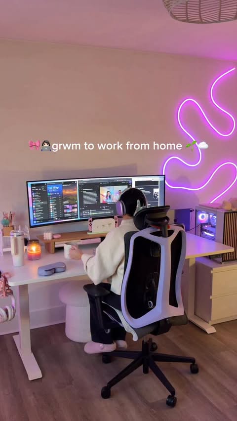 Instagram post by @agenomicsphd for DeltaHub. Caption reads: [...] about it!!

It’s from my friendssss at....