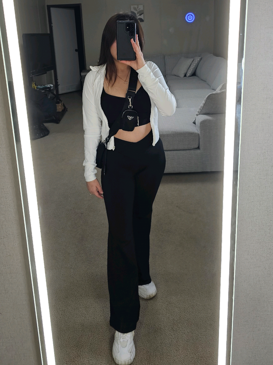 TikTok post by @arcealva56 for Feelingirl. Caption reads: 💗 @FeelinGirl-US  #fyp #trendingvideo #fypシ #ootd....