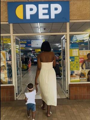 TikTok post by @fefe_dimpho for Service Insider. Caption reads: [...] #gifted #foryoupage #viraltiktok @Service....