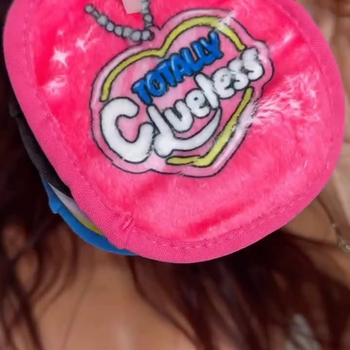 Instagram post by @makeupmolly for MakeUp Eraser. Caption reads: 🫧🫧✨bye bye makeup 👋🏻

@makeuperaser code....