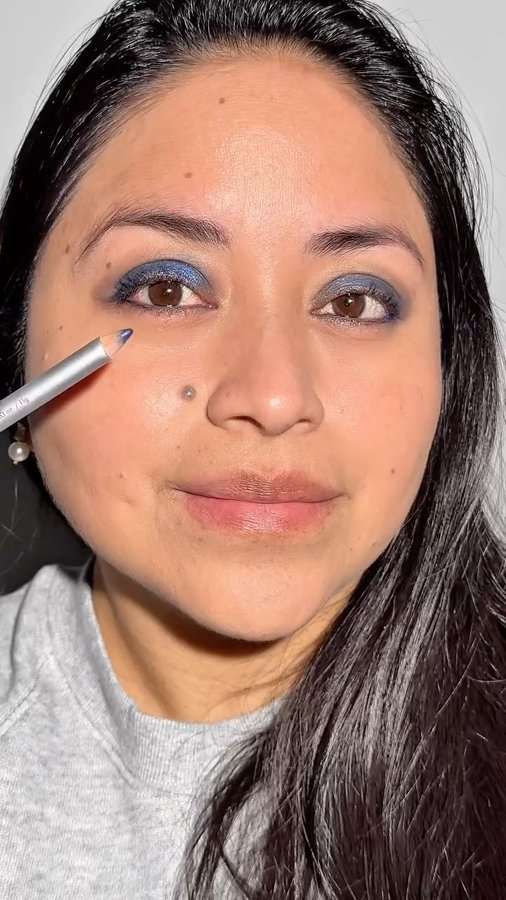 Instagram post by @cinthia_dosamples for Aora Makeup. Caption reads: Aora Makeup A huge shoutout to @aoramakeup for....