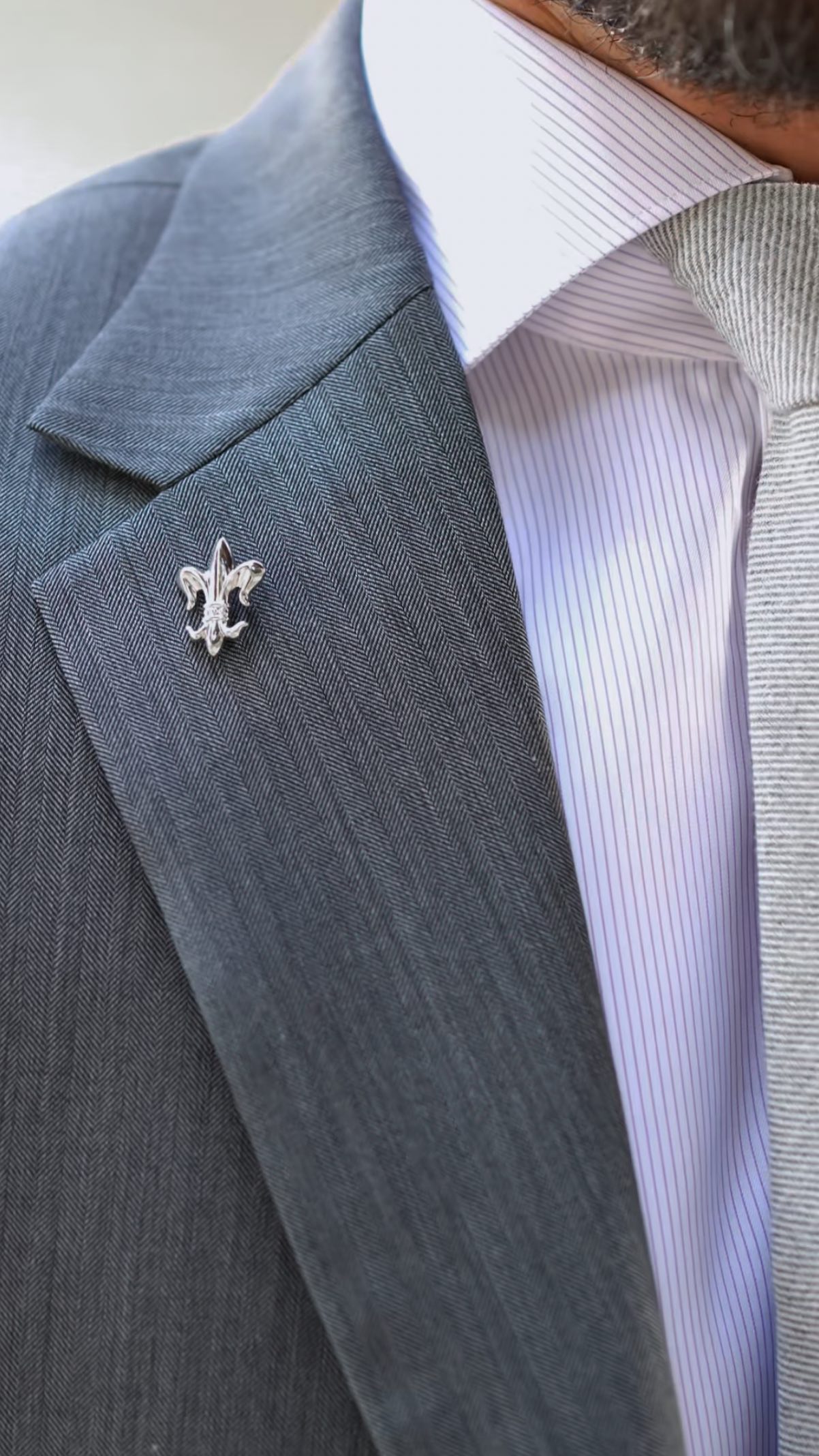 Instagram post by @umbelentini for OTAA. Caption reads: [...] Presence in style. 🕴🏻
When you wear @otaa,....