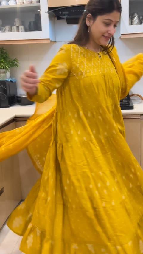 Instagram post by @smritianand23 for Flipkart. Caption reads: Beautiful ghera wala kurta set “Link”  @flipkart.