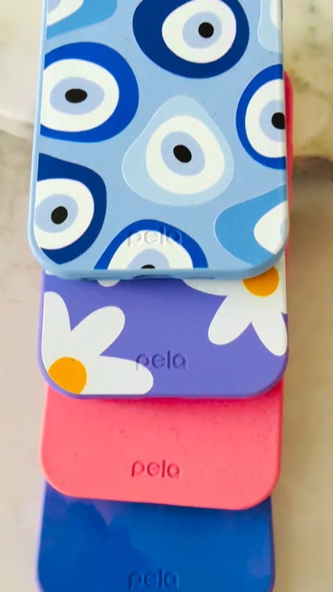 Instagram post by @thebestfacebeautyblog for Pela Case. Caption reads: [...] That’s why I switched to 𝐏𝐄𝐋𝐀! @pelacase....