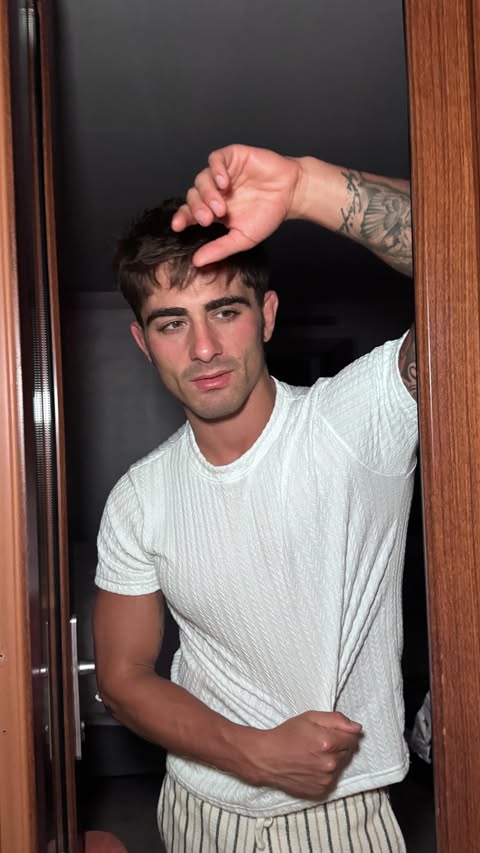 Instagram post by @jasoncohenofficial for Box Menswear. Caption reads: No cap these are comfy @boxmenswear.