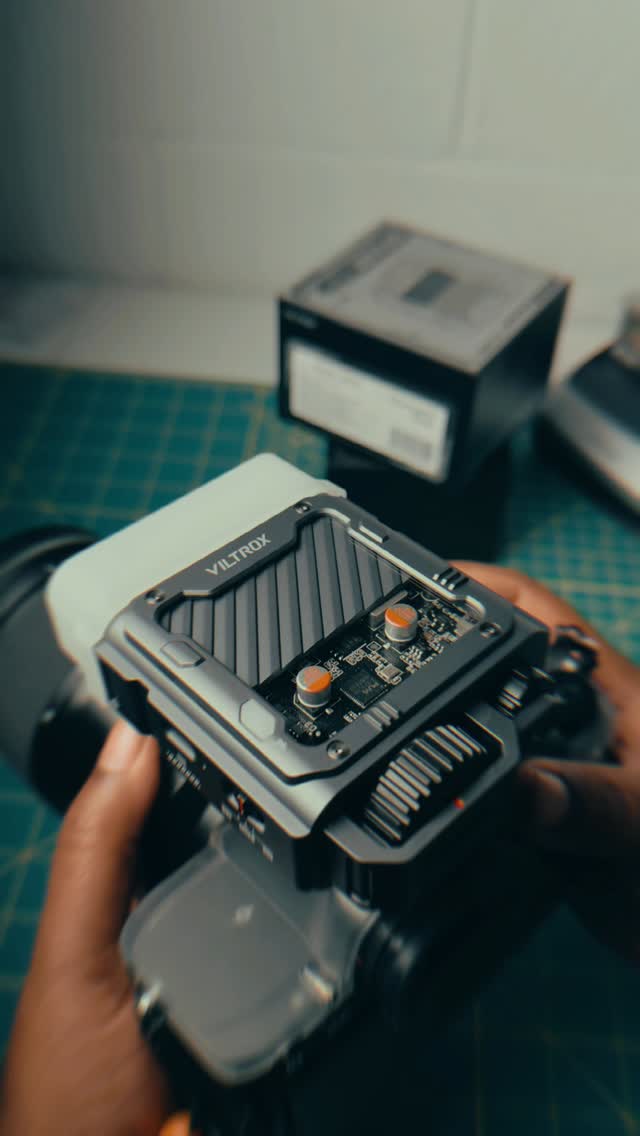 Instagram post by @kashi.studi0 for Viltrox. Caption reads: My new favorite flash from @viltrox.official....