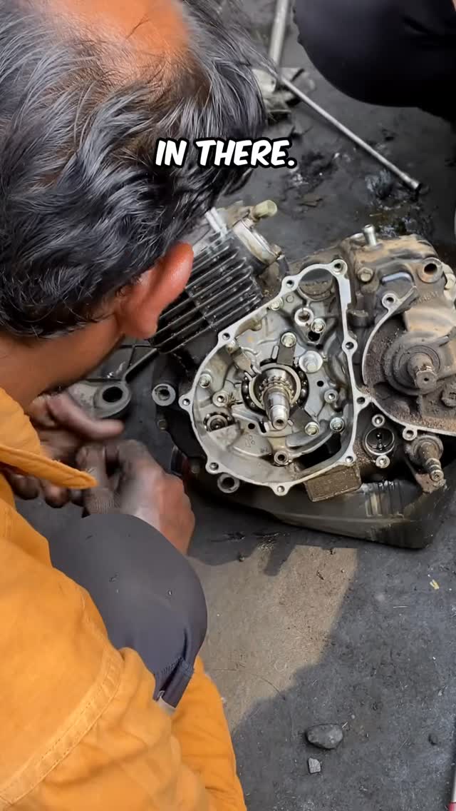 Instagram post by @lavi.and.ollie for Mosko Moto. Caption reads: Motorcycle engine repair on the side of the road....