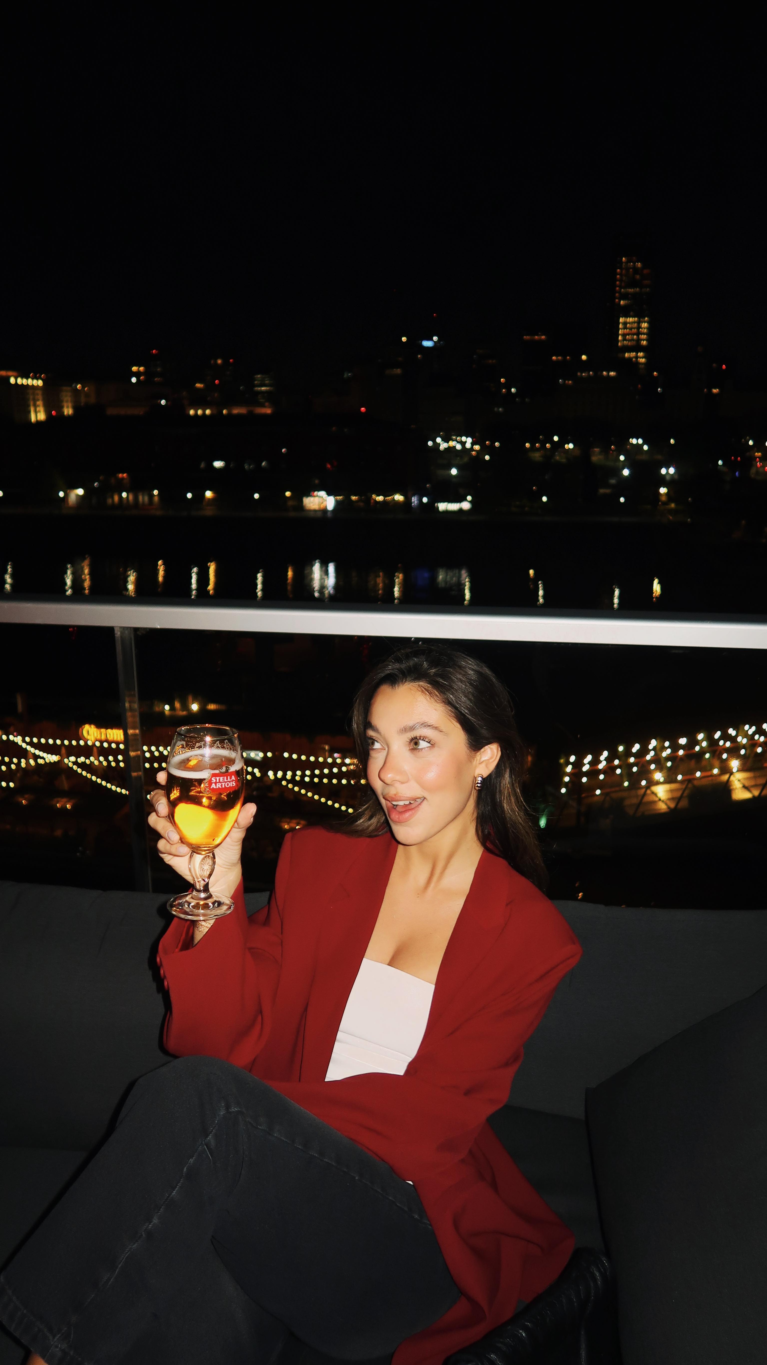 Instagram post by @belenromang for Stella Artois. Caption reads: no la pienses tanto♥️ @stellaartois.ar.