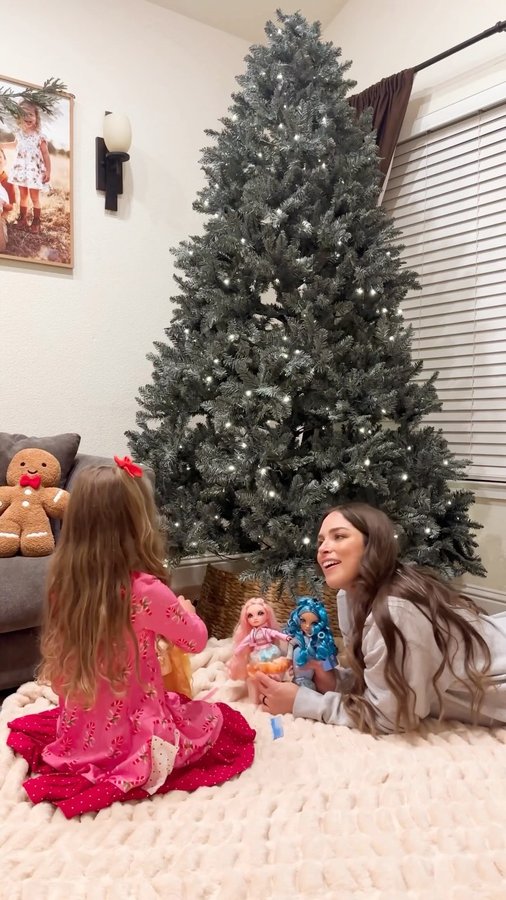 Instagram post by @julia_penfield for Rainbow High. Caption reads: The @officialrainbowhigh Winter Wonderland Doll....