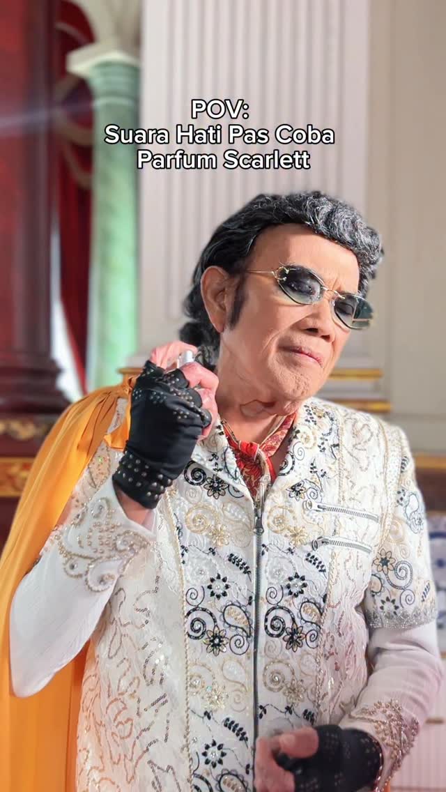Instagram post by @felicyangelista_ for Scarlett Whitening. Caption reads: suara hati Raja Dangdut Indonesia pas cobain....