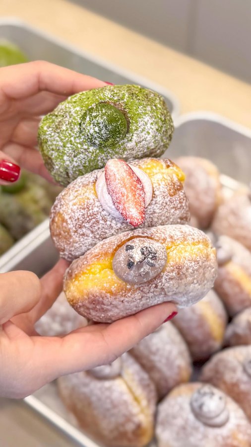 Instagram post by @shihodiary for TRUFFLE DONUT. Caption reads: ✳︎ ⁡ 鳥取発の行列のできる 話題の生ドーナツ専門店 “TRUFFLE DONUT”が関西初上陸....