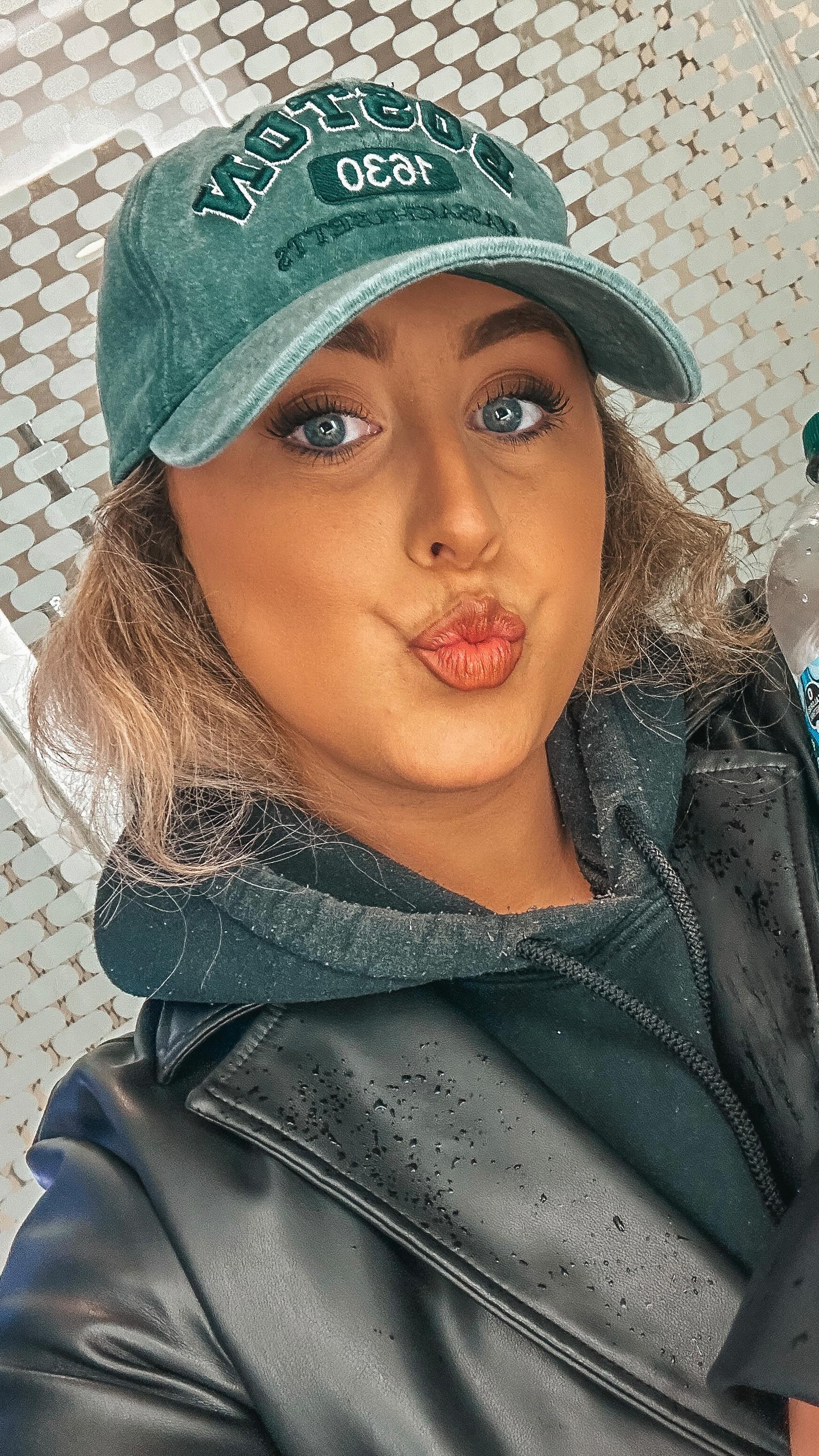 Instagram post by @bitsandbites.ie for JetBlue. Caption reads: [...] 

This was one of the Mint Suites on a....