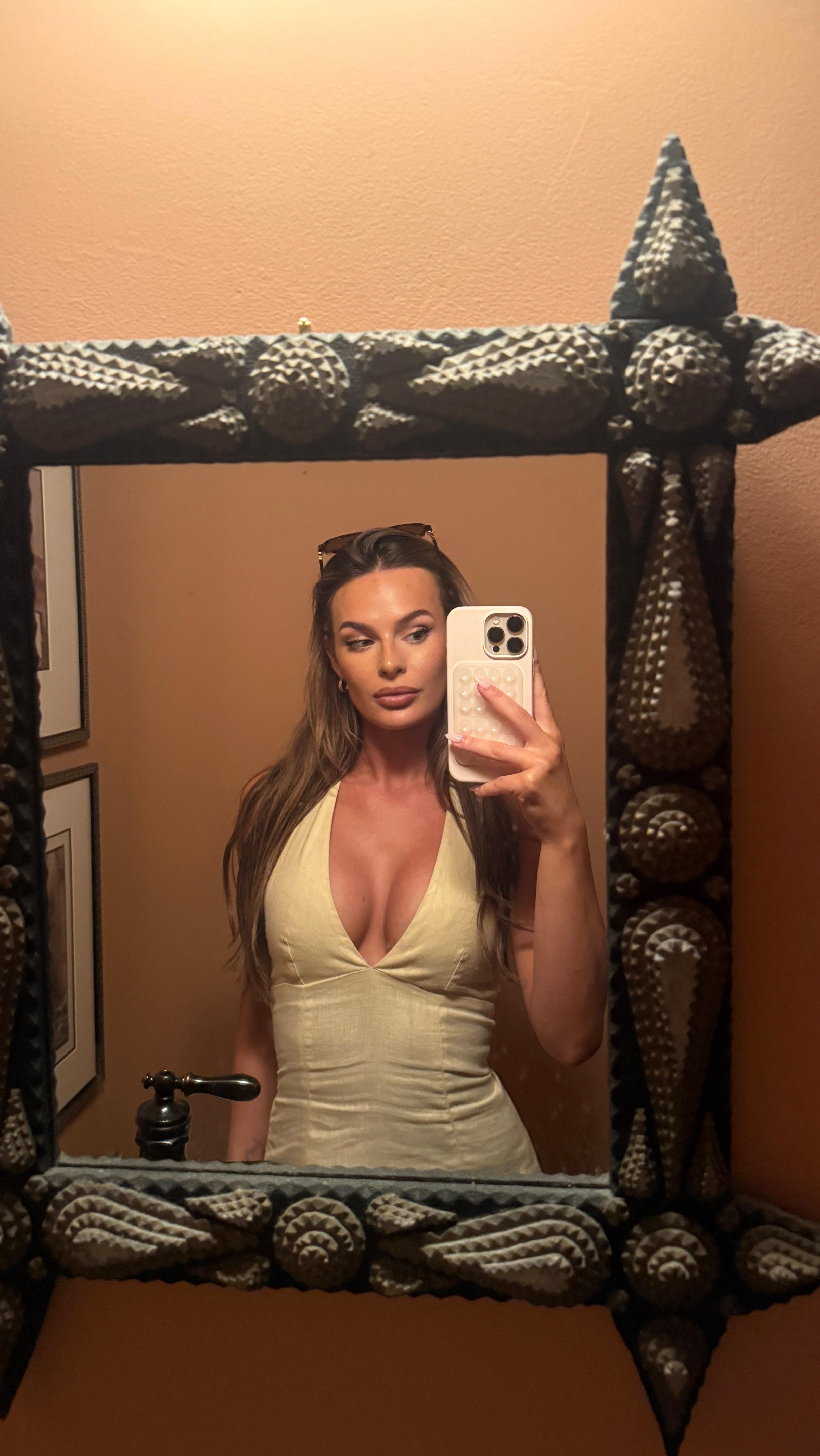 Instagram post by @julietteporter for SkinnyDipped. Caption reads: Wherever I go my @skinnydipped dark chocolate....