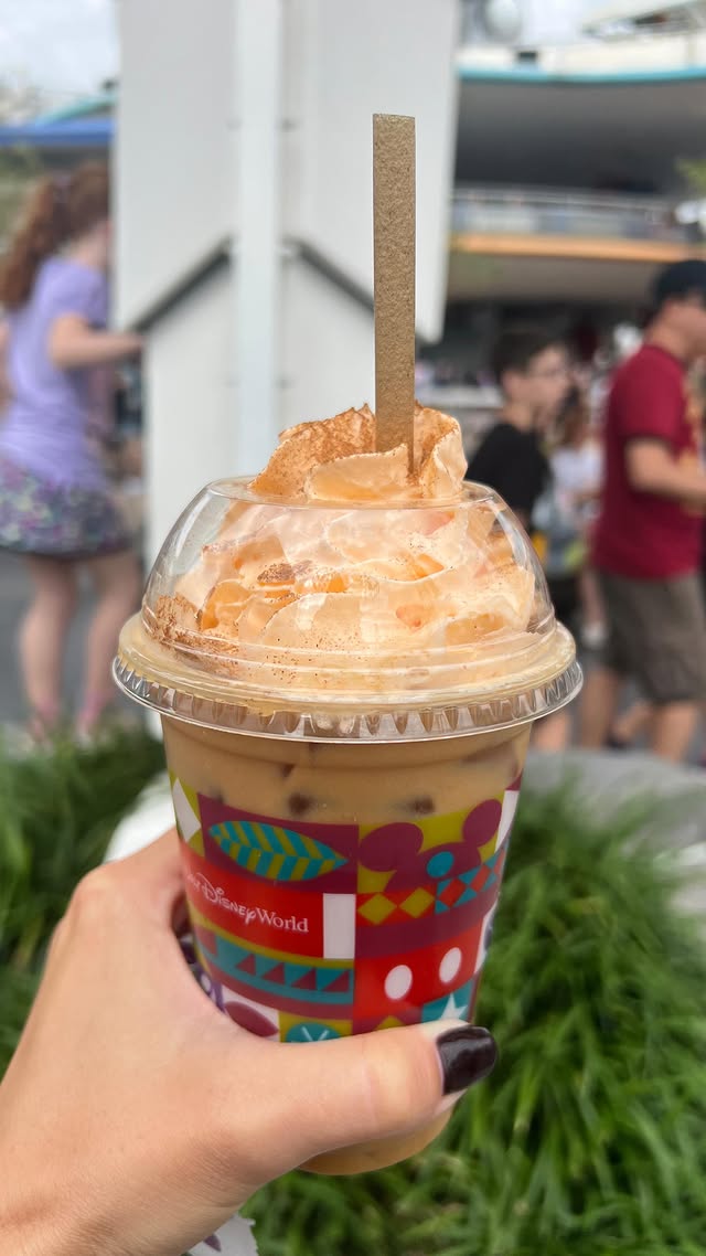 Instagram post by @alliemaeonmain for Fetch. Caption reads: [...] love my free Disney gift cards by using....