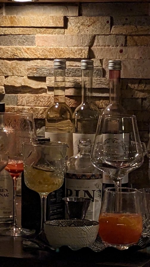 Instagram post by @moon_and_stardust for Les Lunes. Caption reads: [...] 👩🏼‍🏫

Details:
Jeans: @kenzo 
Body:....