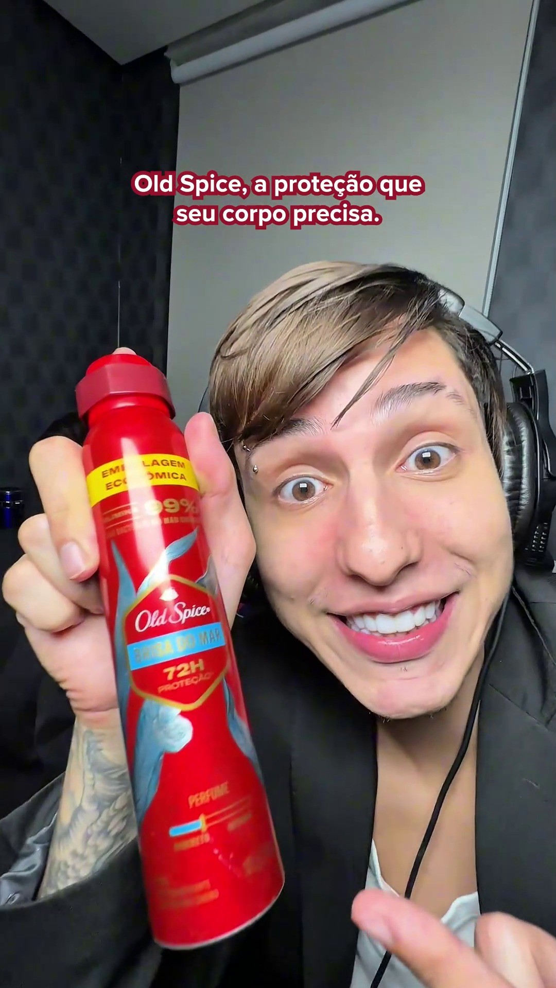 Instagram post by @nautamc for Old Spice. Caption reads: Como ele não conhecia a cor do maioral? Old Spice....