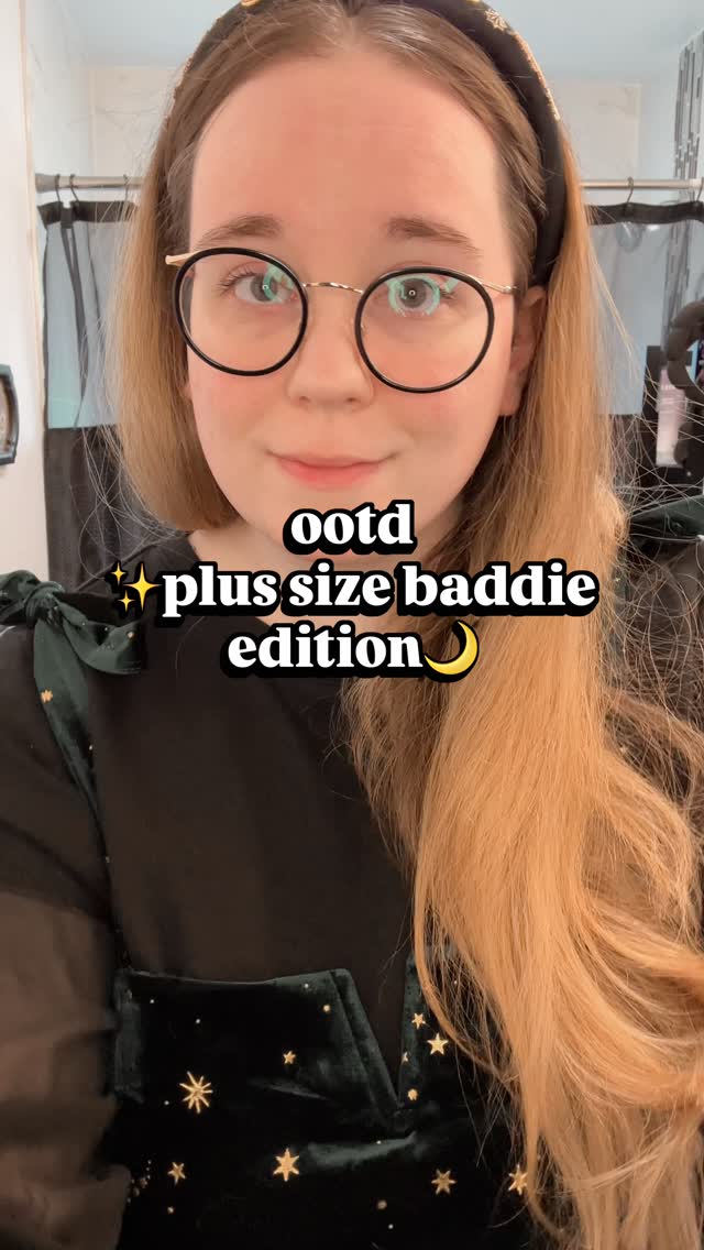 Instagram post by @ladybookmad for BloomChic. Caption reads: ✨🌙

💬: plus size, plus size fashion, ootd, fit....