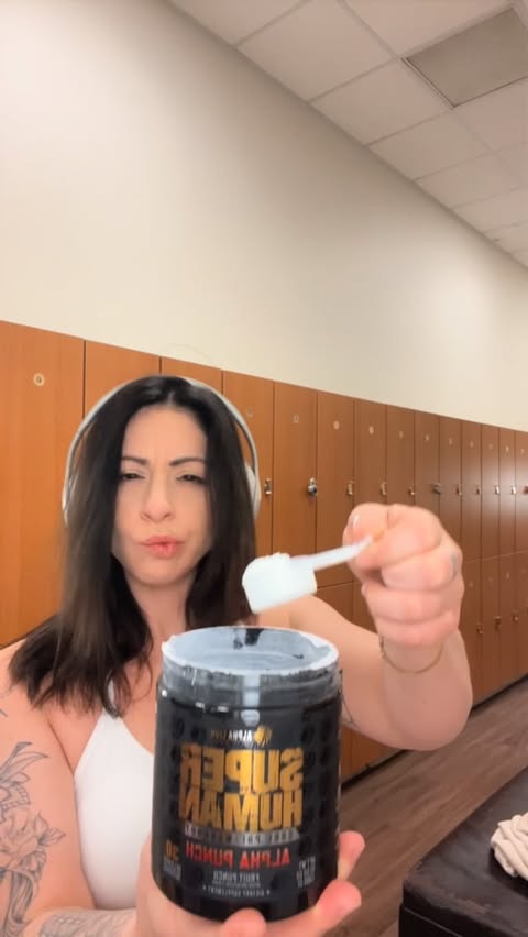 Instagram post by @samantha_cianci for Alpha Lion. Caption reads: [...] core preworkout!

Code Sami 🤍

#alphalion....