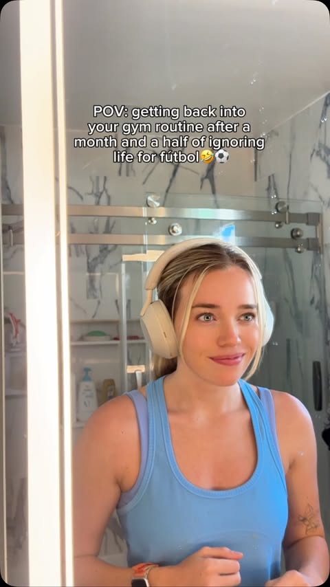 Instagram post by @maddies_mundo for Electrolit. Caption reads: [...] starts today🤣 good thing I have @electrolit....