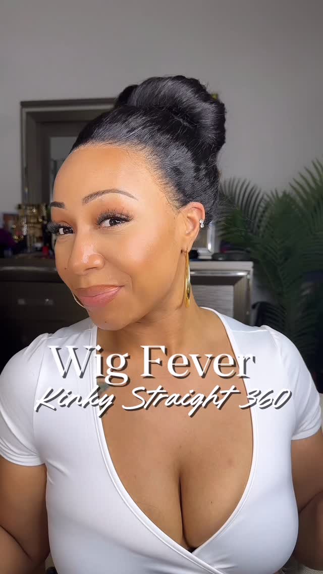 Instagram post by @mz.thora.fit for WigFever. Caption reads: This 360 Kinky Straight GLUELESS by @wigfever_  is....