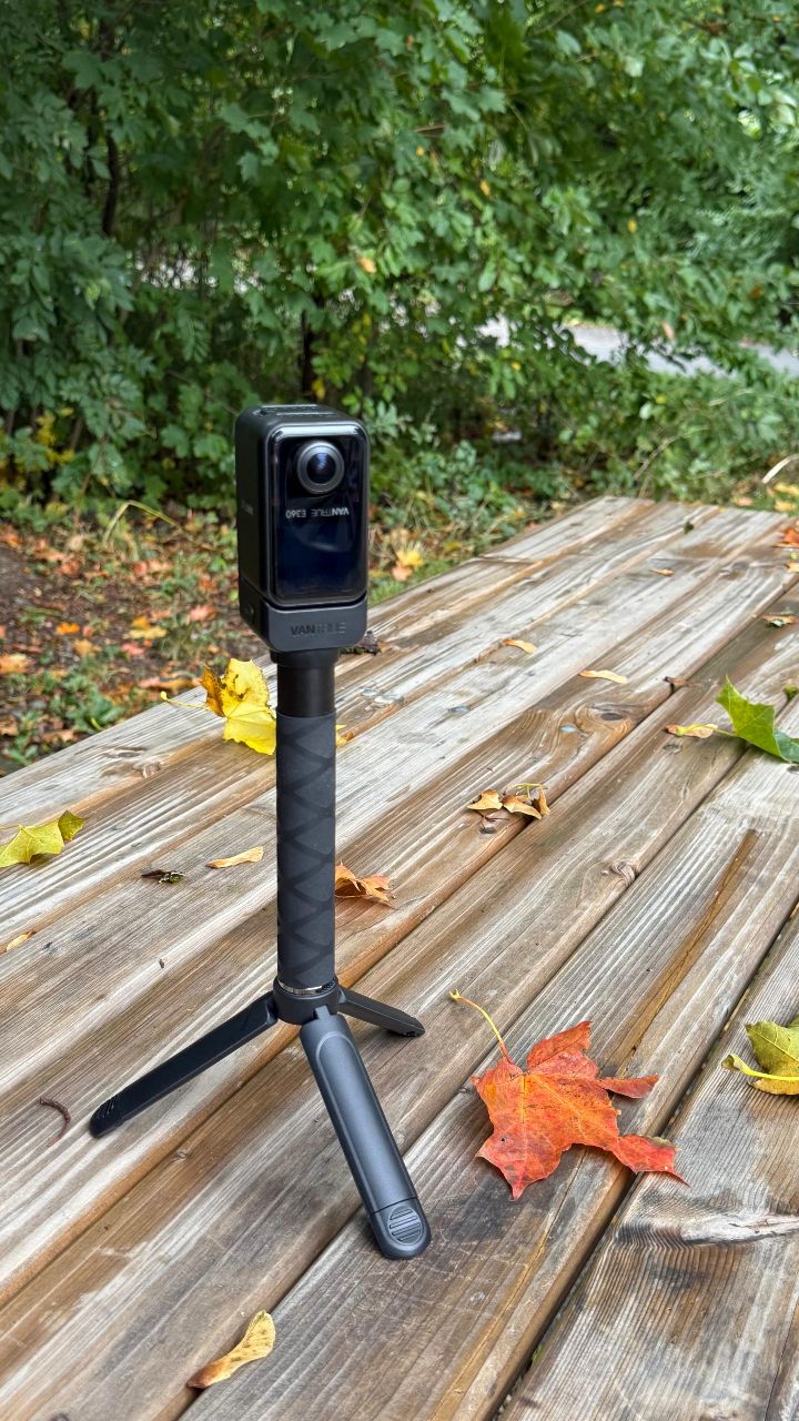 Instagram post by @skylens.hussam for Vantrue. Caption reads: The @vantrue_official dash cam is excellent for....